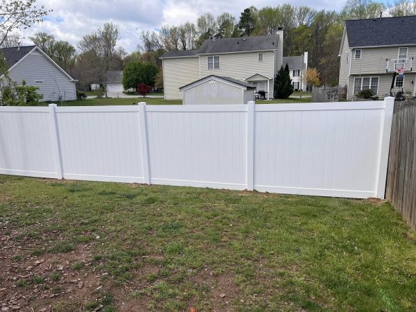 circle mc fencing vinyl fence example 14