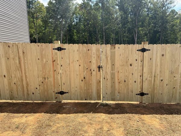 circle mc fencing wood fence example 5